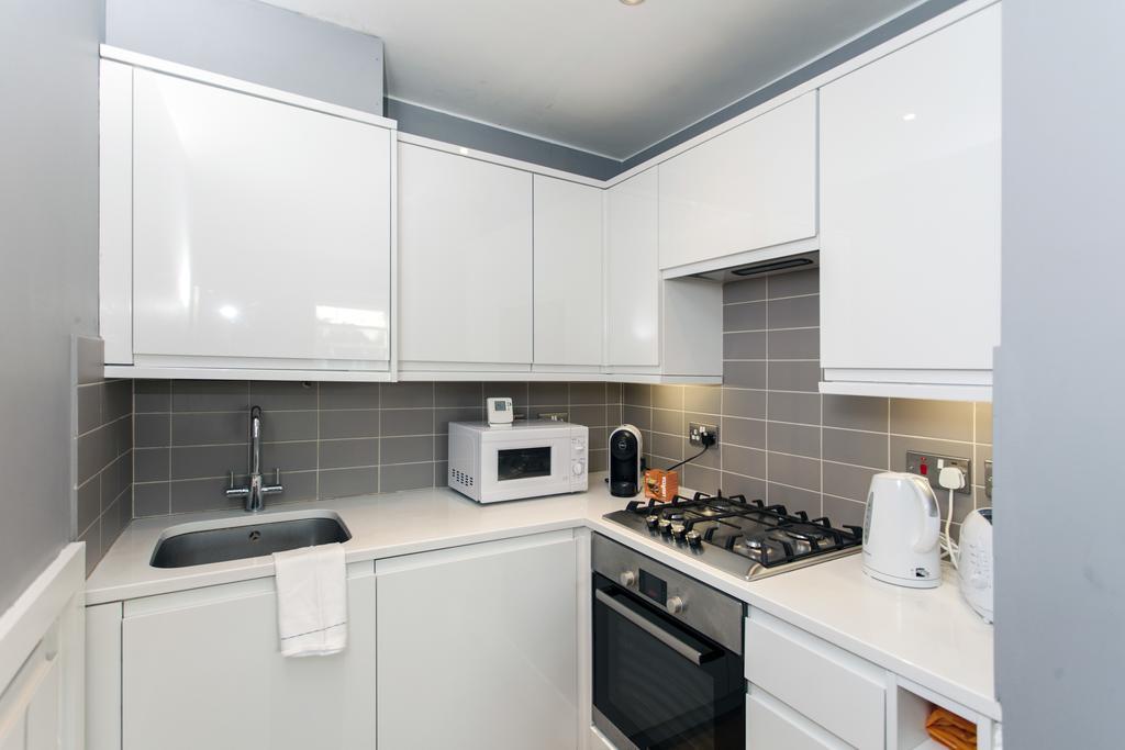Italianflat - Elsham Apartment ลอนดอน ภายนอก รูปภาพ