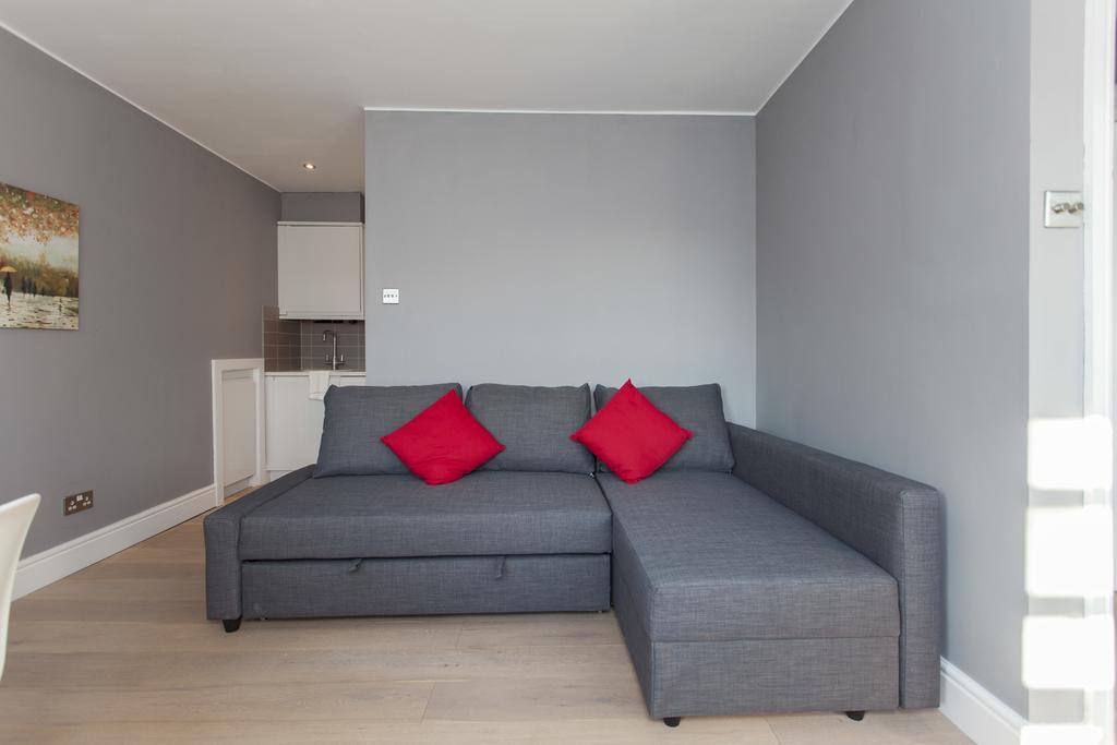 Italianflat - Elsham Apartment ลอนดอน ภายนอก รูปภาพ